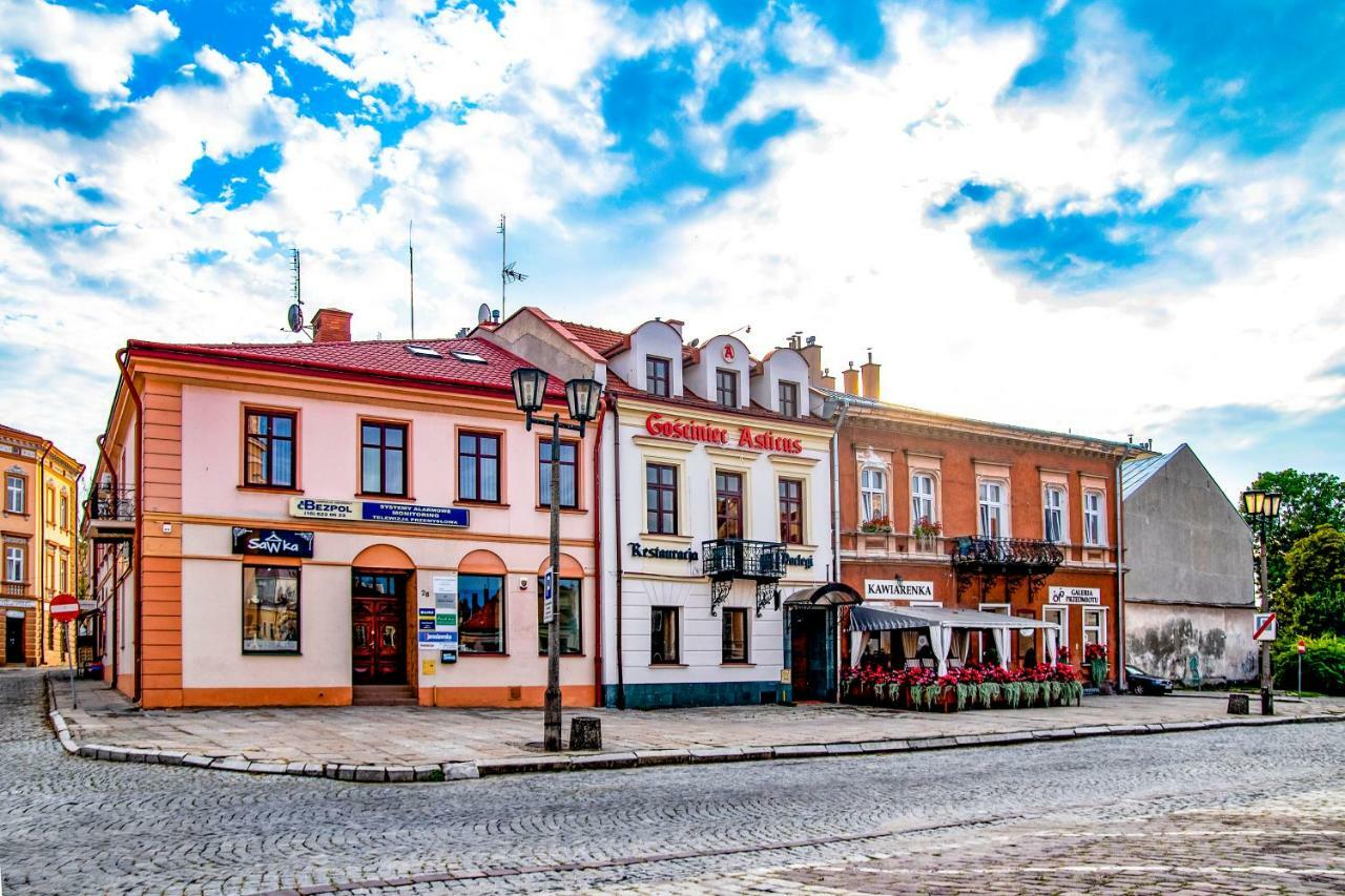 Gosciniec Asticus Bed & Breakfast Jarosław Dış mekan fotoğraf