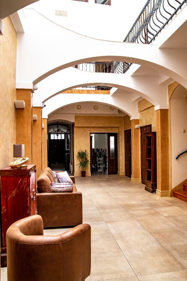 Gosciniec Asticus Bed & Breakfast Jarosław Dış mekan fotoğraf